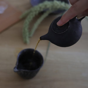 静かな佇まいと遊びごころと・・・。