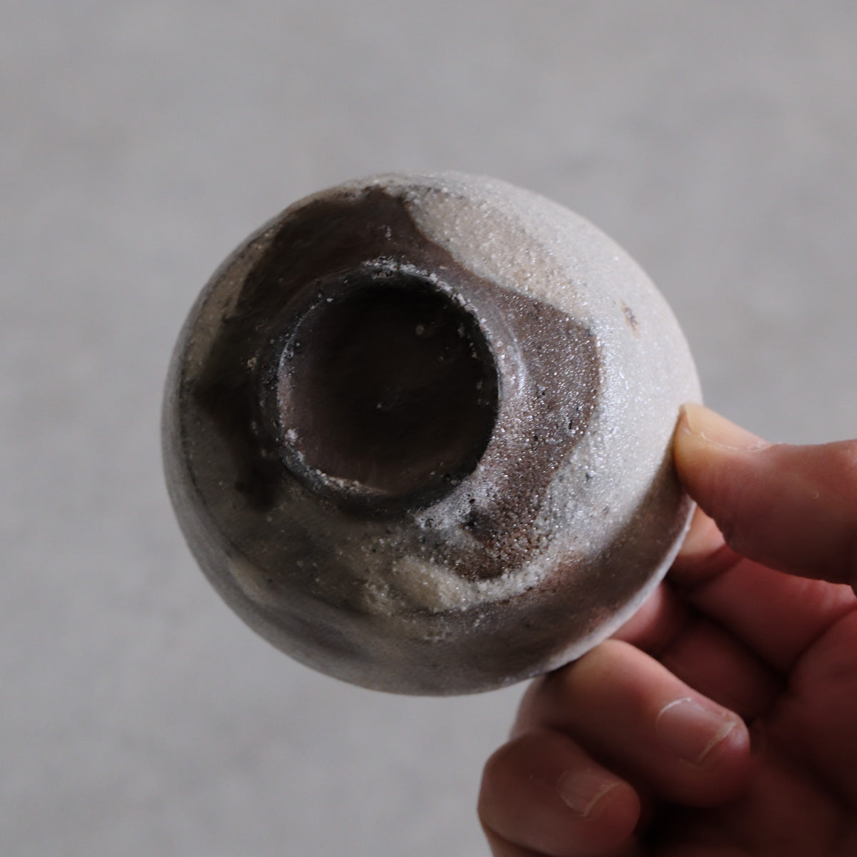 2508 上野剛児 粉引ぐい呑み04– かたくち屋 ほとり - 片口, etc.