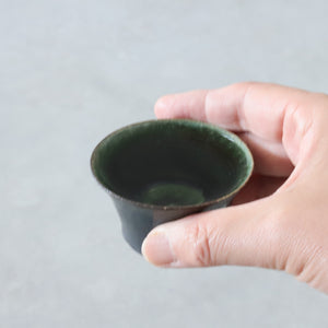 黒木泰等　2509 織部ぐいのみ 01