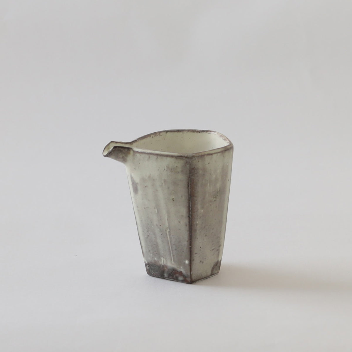 56 境道一　粉引　茶海