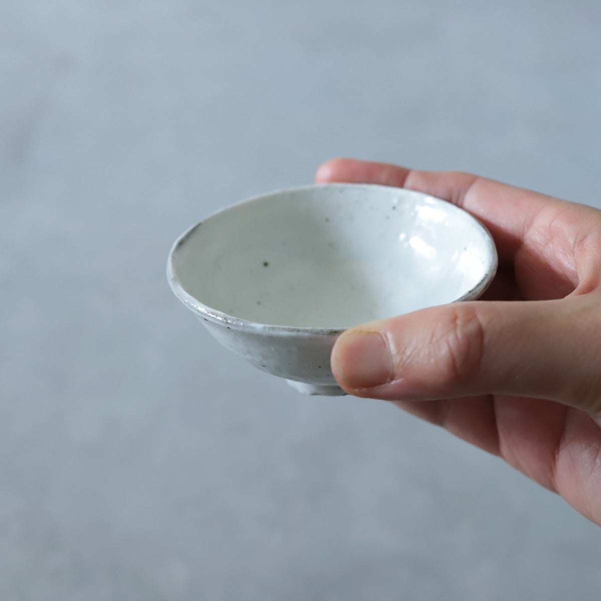 鈴木智尋　2506 粉引平盃 01