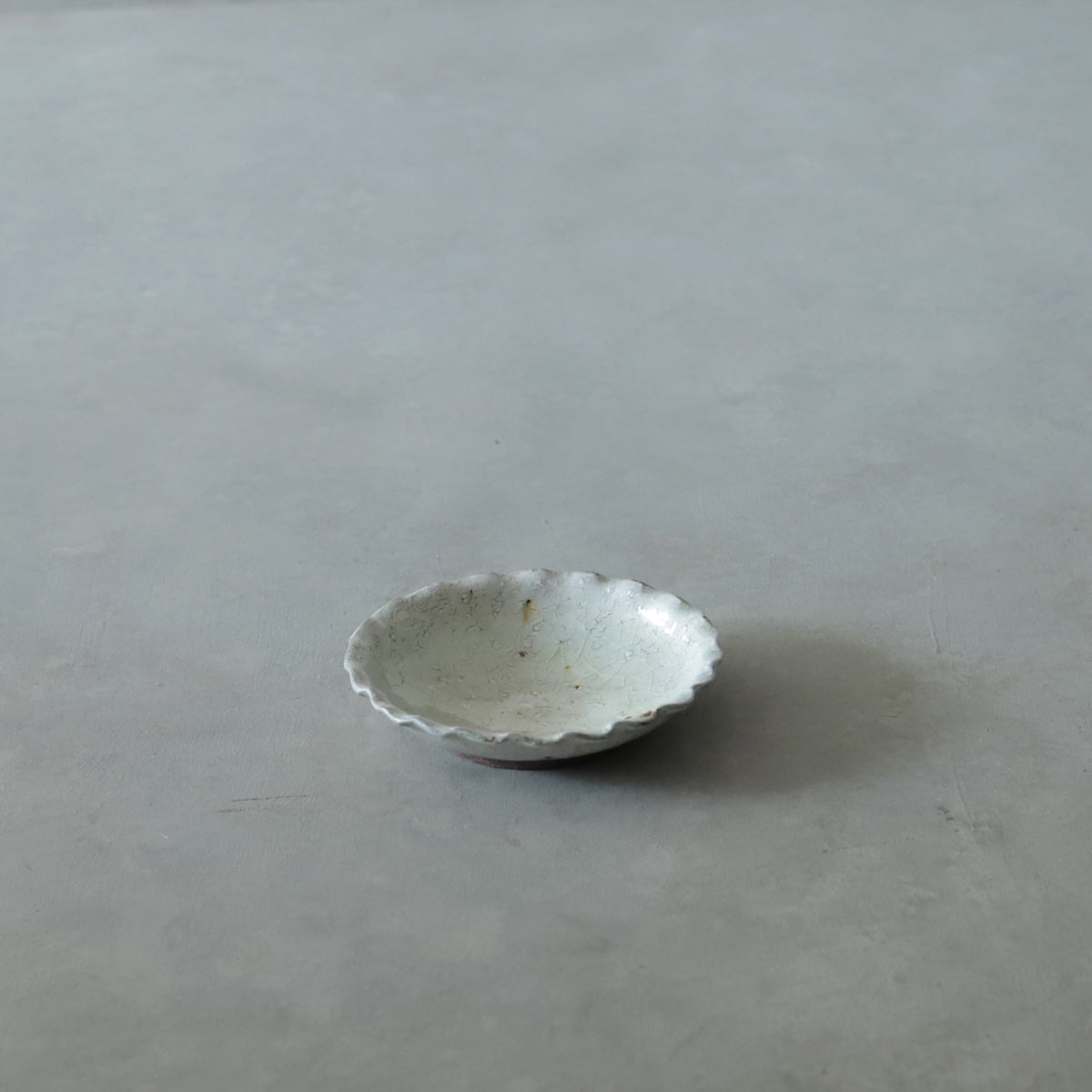 鈴木智尋　2515 輪花小皿