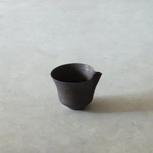 高田志保　2512 黒釉片口 02