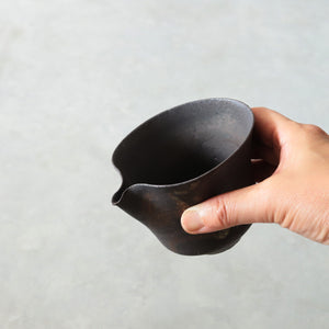 高田志保　2512 黒釉片口 02