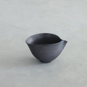 高田志保　2512 黒釉片口 03