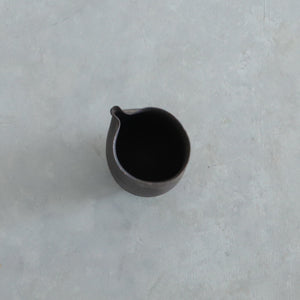 高田志保　2512 黒釉片口 04
