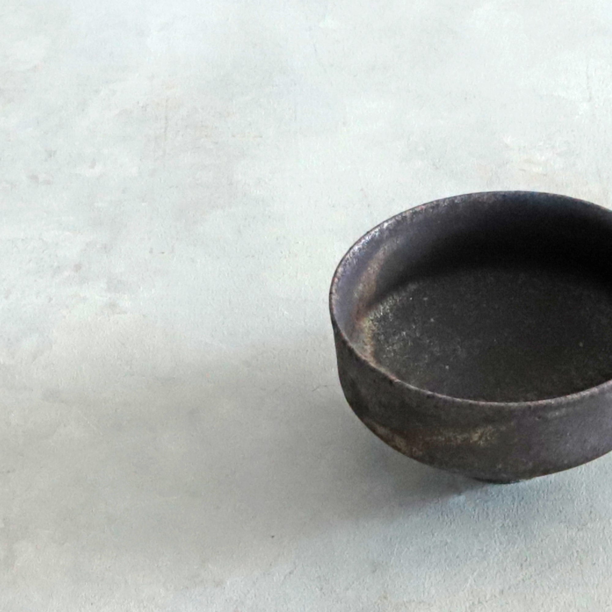 高田志保　2513 黒釉ぐいのみ 03