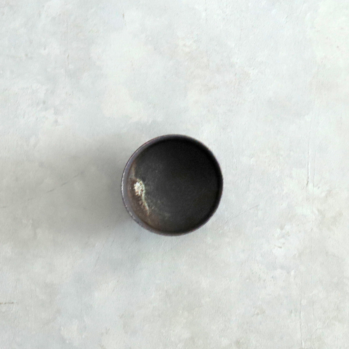 高田志保　2513 黒釉ぐいのみ 03