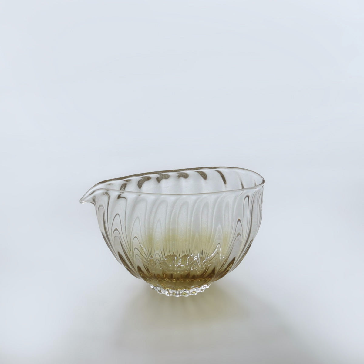 境田亜希　はかなげ　片口 アンバー 02