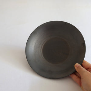 鈴木進　黒釉茶船02