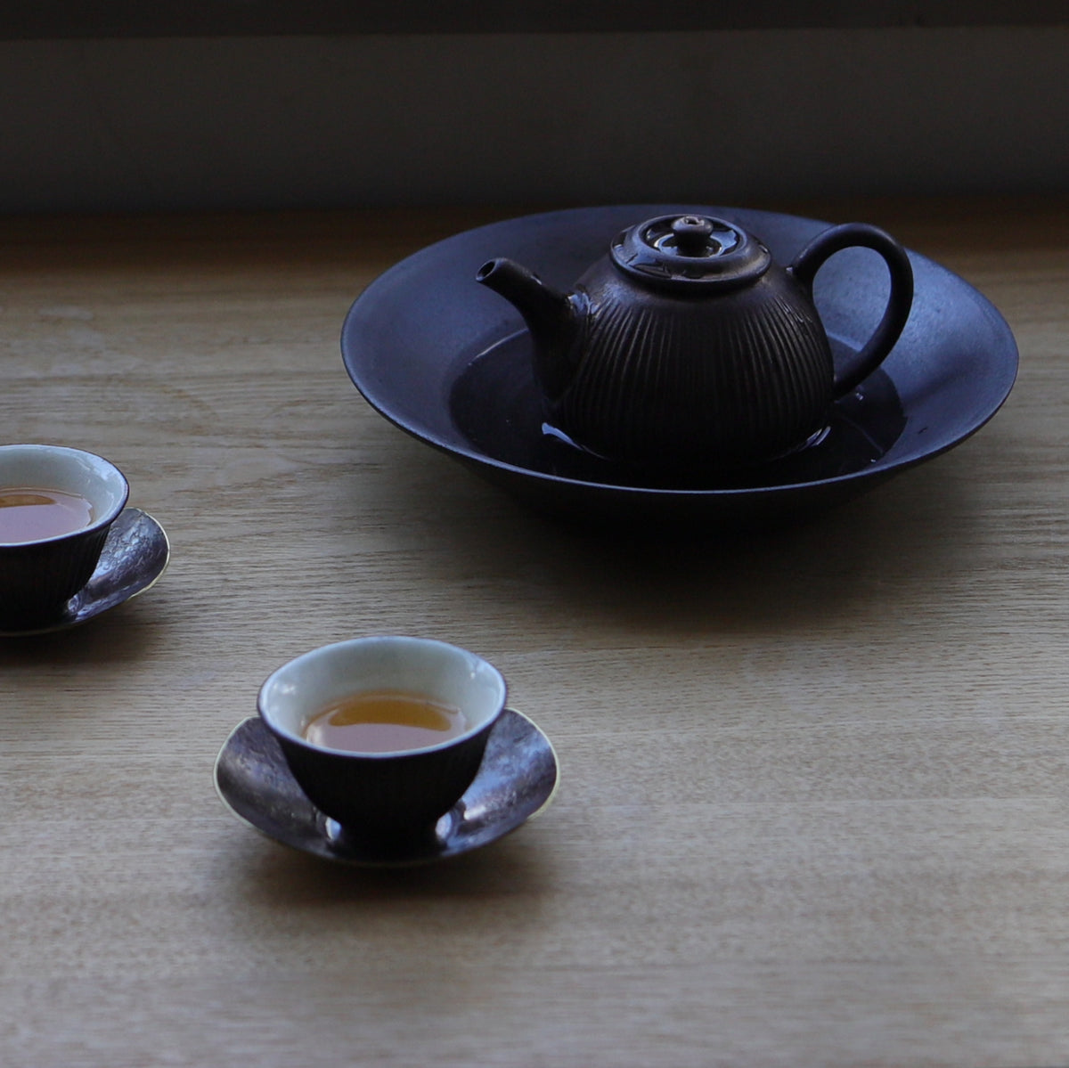 鈴木進　黒釉茶船02