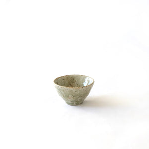 鶴見宗次　ぐいのみ（白）